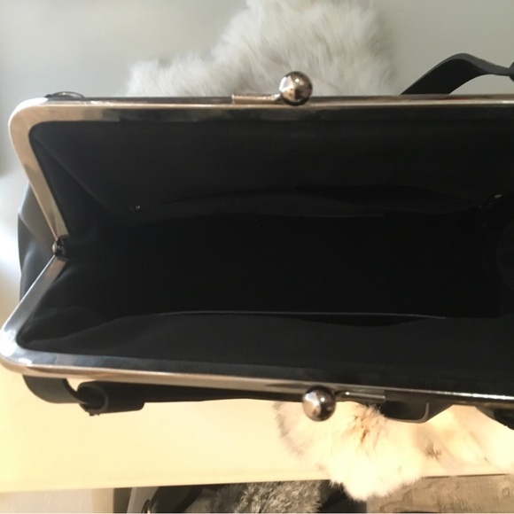 Black classy top snap bag - Picture 2 of 3